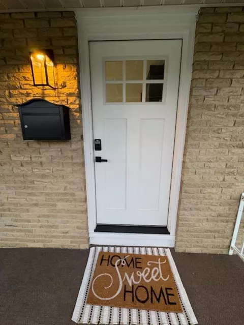Entry Way - 4512 Willowbrook Dr, Springfield, OH 45503 photo 1 of 2