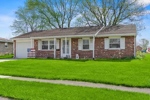 1854 Fair Oaks Dr, Sidney, OH 45365