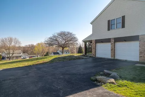 Exterior - 35 W Hunter Dr, Enon, OH 45323 photo 4 of 7