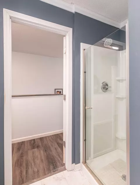 Bath - 35 W Hunter Dr, Enon, OH 45323 photo 3 of 4