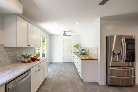 Kitchen - 35 W Hunter Dr, Enon, OH 45323 photo 3 of 5