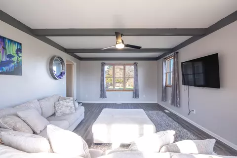Living - 35 W Hunter Dr, Enon, OH 45323 photo 2 of 5