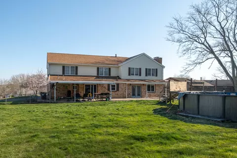 Exterior - 35 W Hunter Dr, Enon, OH 45323 photo 3 of 7