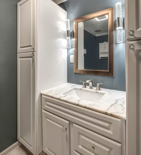 Bath - 35 W Hunter Dr, Enon, OH 45323 photo 2 of 4