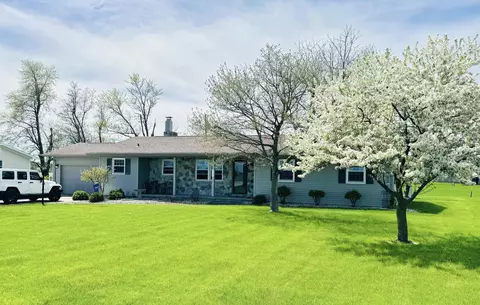 403 S Main St, Botkins, OH 45306