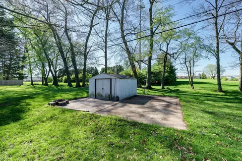 Exterior - 1611 Memorial Dr, Springfield, OH 45505 photo 11 of 14
