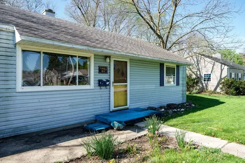 Exterior - 1611 Memorial Dr, Springfield, OH 45505 photo 4 of 14