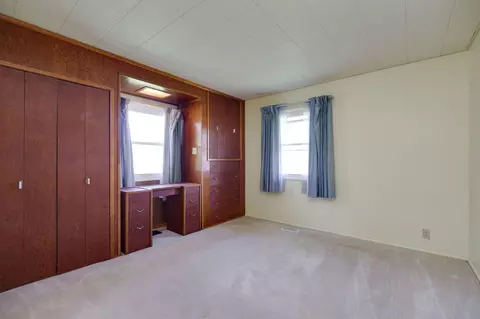 Bedroom - 1611 Memorial Dr, Springfield, OH 45505 photo 4 of 6