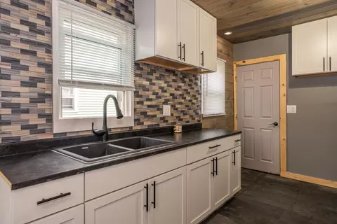 Kitchen - 1030 Jasper St, Springfield, OH 45503 photo 2 of 6