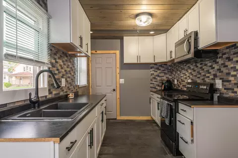 Kitchen - 1030 Jasper St, Springfield, OH 45503 photo 1 of 6
