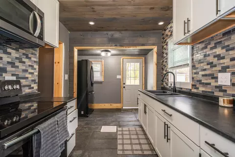 Kitchen - 1030 Jasper St, Springfield, OH 45503 photo 5 of 6
