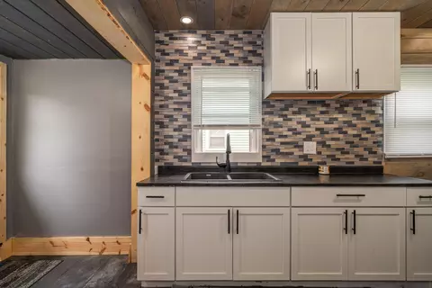 Kitchen - 1030 Jasper St, Springfield, OH 45503 photo 3 of 6