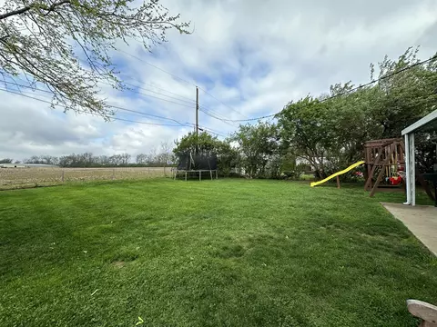 Exterior - 2141 Gerald Dr, Springfield, OH 45505 photo 7 of 10