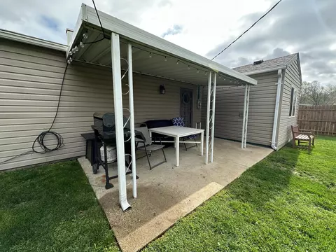 Exterior - 2141 Gerald Dr, Springfield, OH 45505 photo 4 of 10
