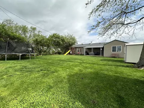 Exterior - 2141 Gerald Dr, Springfield, OH 45505 photo 6 of 10