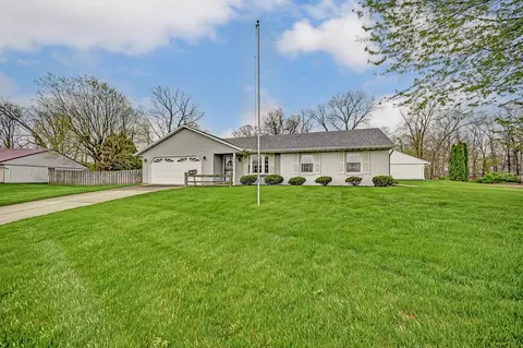 Exterior - 2031 Halifax Ct, Springfield, OH 45503 photo 2 of 11