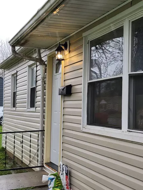 Exterior - 1116 Heard Ave, Springfield, OH 45506 photo 5 of 9