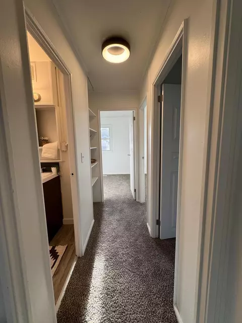 Entry Way - 1116 Heard Ave, Springfield, OH 45506 photo 1 of 3