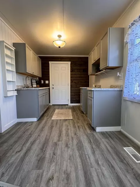 Kitchen - 1116 Heard Ave, Springfield, OH 45506 photo 5 of 7