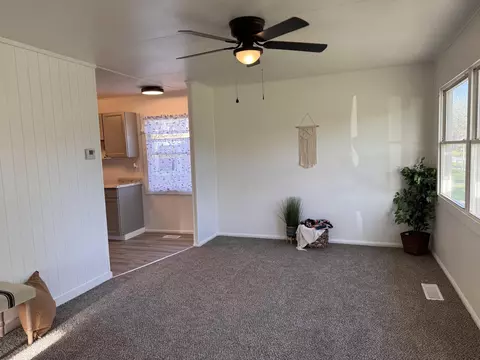 Living - 1116 Heard Ave, Springfield, OH 45506 photo 1 of 1