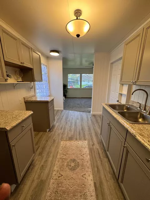 Bath - 1116 Heard Ave, Springfield, OH 45506 photo 1 of 2