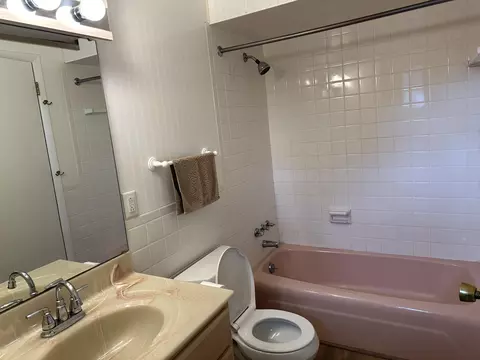 Bath - 751 Susan Dr, Van Wert, OH 45891 photo 2 of 4