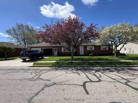 207 West St, Jackson Center, OH 45334