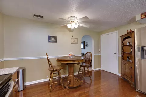 Dining - 610 Lawnview Ave, Springfield, OH 45505 photo 1 of 1