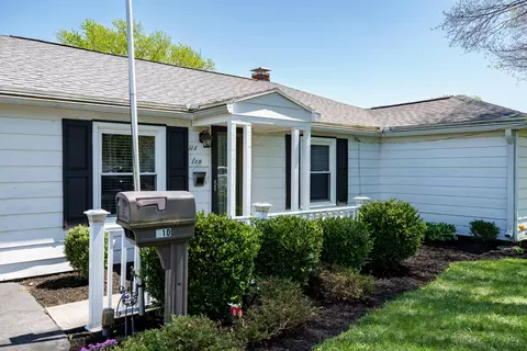 Exterior - 610 Lawnview Ave, Springfield, OH 45505 photo 5 of 22