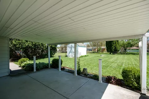 Exterior - 610 Lawnview Ave, Springfield, OH 45505 photo 6 of 22