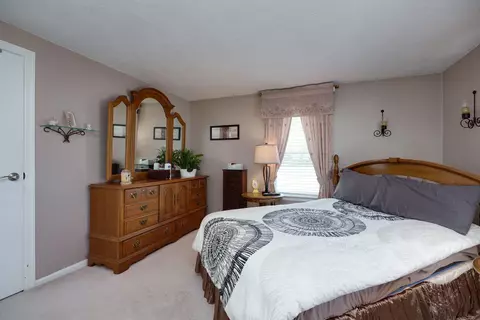 Bedroom - 610 Lawnview Ave, Springfield, OH 45505 photo 2 of 5