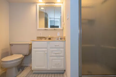 Bath - 1465 Springhill Ave, Kettering, OH 45409 photo 4 of 6