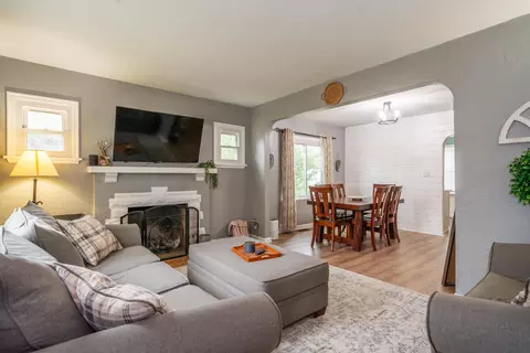 Living - 1465 Springhill Ave, Kettering, OH 45409 photo 5 of 5