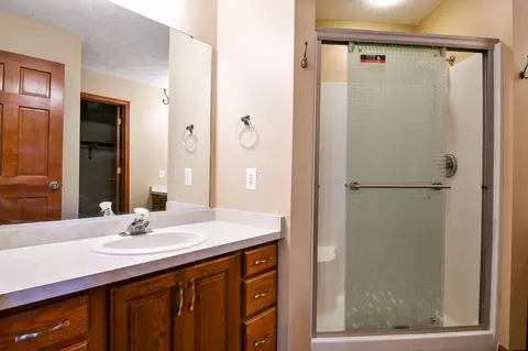 Bath - 107 Barnside Dr, Englewood, OH 45322 photo 1 of 6
