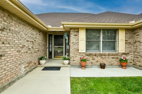 Exterior - 107 Barnside Dr, Englewood, OH 45322 photo 4 of 13