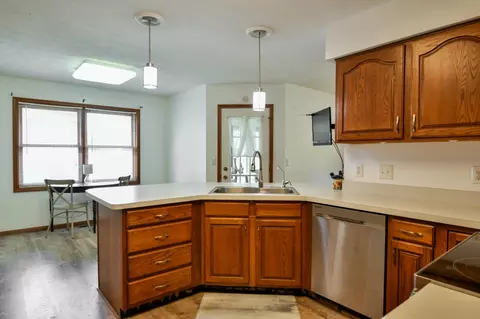Kitchen - 107 Barnside Dr, Englewood, OH 45322 photo 6 of 9