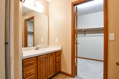 Bath - 107 Barnside Dr, Englewood, OH 45322 photo 3 of 6