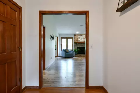 Entry Way - 107 Barnside Dr, Englewood, OH 45322 photo 2 of 3