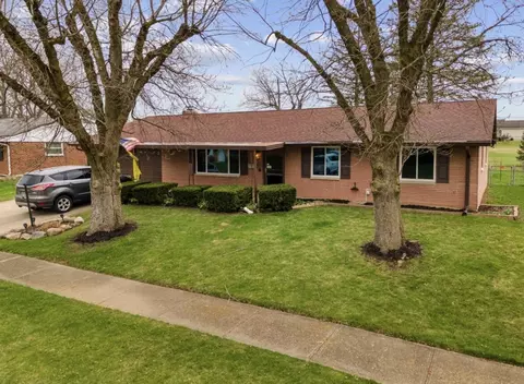 6924 Michelle Pl, Englewood, OH 45322
