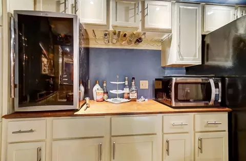 Kitchen - 6071 Nagy Rd, Celina, OH 45822 photo 8 of 9