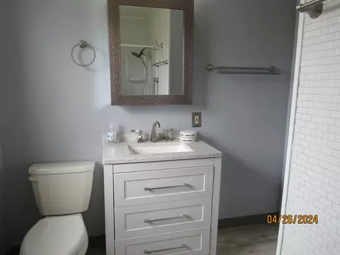 Bath - 236 W John St, Springfield, OH 45506 photo 2 of 6