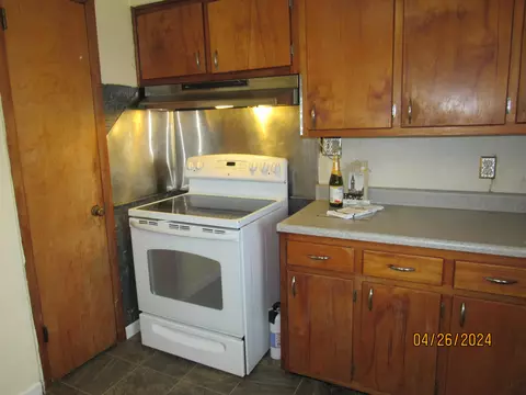 Kitchen - 236 W John St, Springfield, OH 45506 photo 1 of 8
