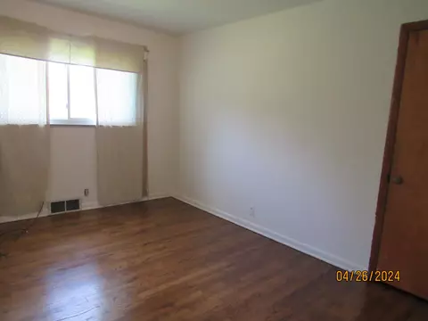 Bedroom - 236 W John St, Springfield, OH 45506 photo 2 of 3