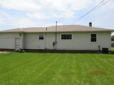 Exterior - 236 W John St, Springfield, OH 45506 photo 6 of 7