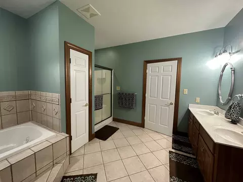 Bath - 750 Marva Ln, Sidney, OH 45365 photo 4 of 6