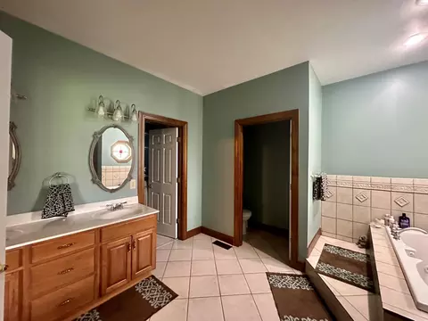 Bath - 750 Marva Ln, Sidney, OH 45365 photo 2 of 6