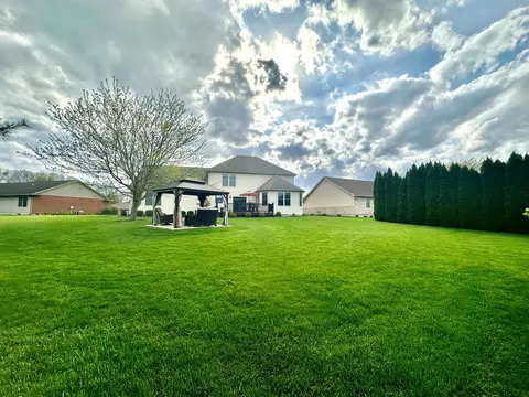 Exterior - 750 Marva Ln, Sidney, OH 45365 photo 2 of 4