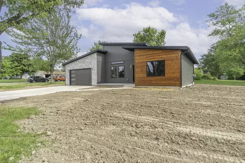 103 E Walnut St, Anna, OH 45302 photo 4