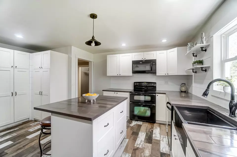 Kitchen - 8432 Howick Rd, Celina, OH 45822 photo 5 of 6