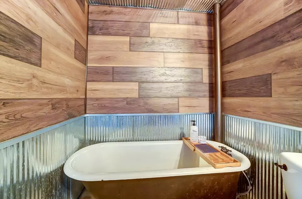 Bath - 8432 Howick Rd, Celina, OH 45822 photo 7 of 8